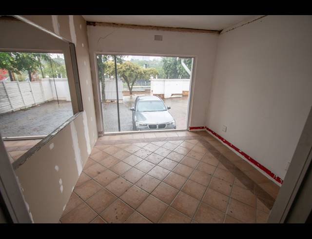 480M² OFFICE TO LET IN PARKMORE